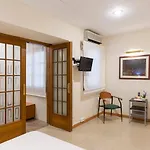 Capri Hotell 2*