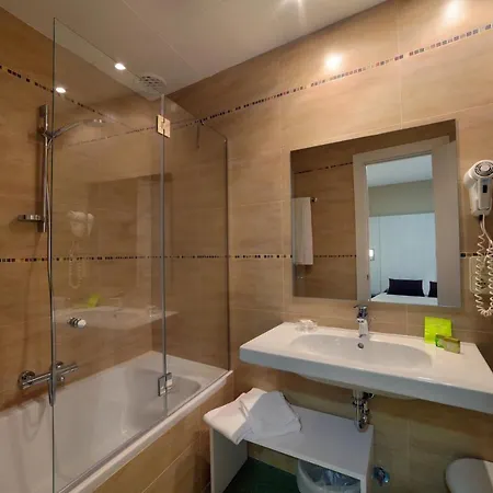 Capri Otel 2*