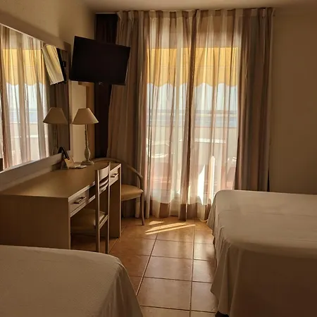 Готель Capri Тоса-де-Мар