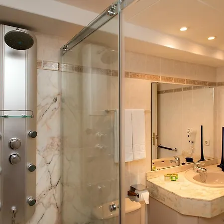 Готель Capri Тоса-де-Мар