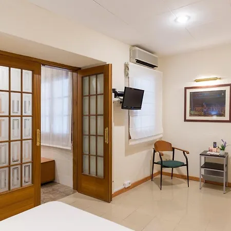 Capri Hotel 2*