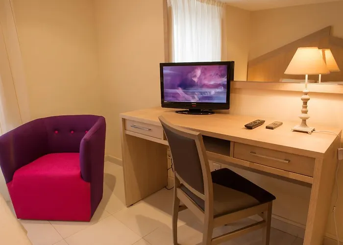 酒店 Capri 滨海托萨