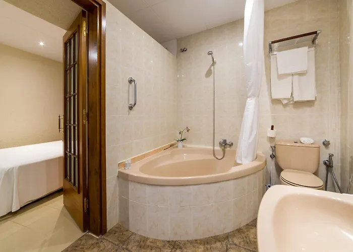 Capri 2* 滨海托萨