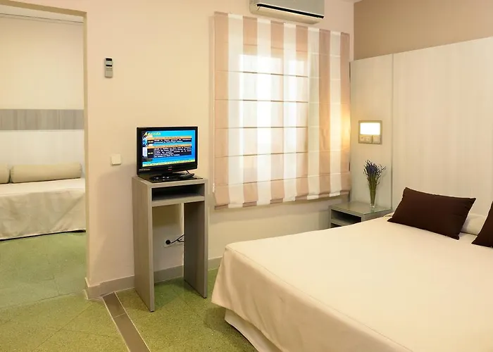 酒店 Capri 滨海托萨